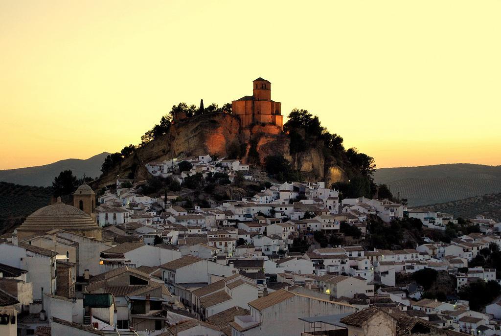 Hotel La Enrea Montefrio Bagian luar foto
